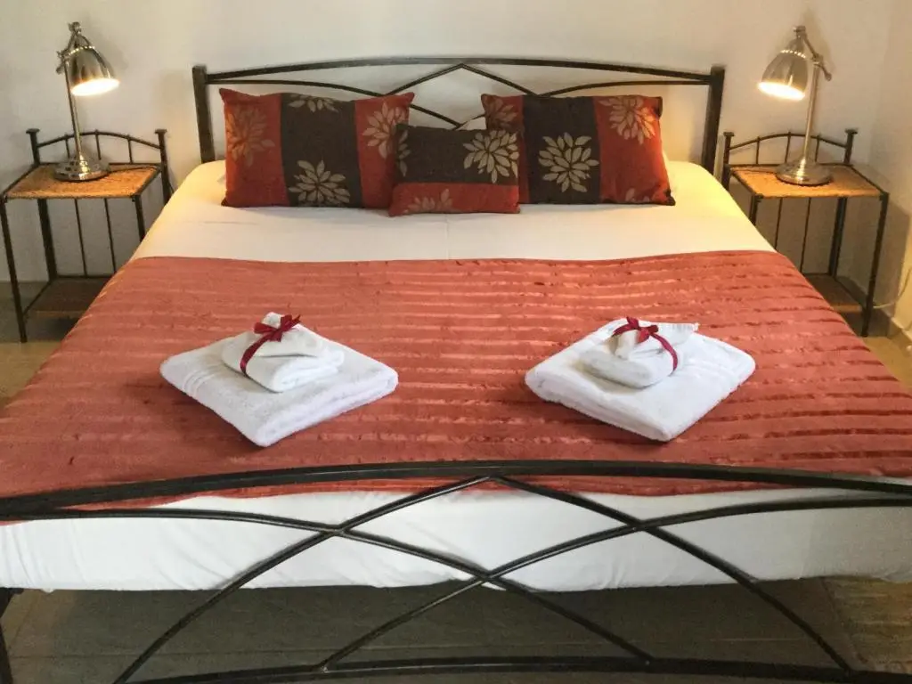 Стени: Unique private villa, sea views, total privacy, 25 mins from Paphos