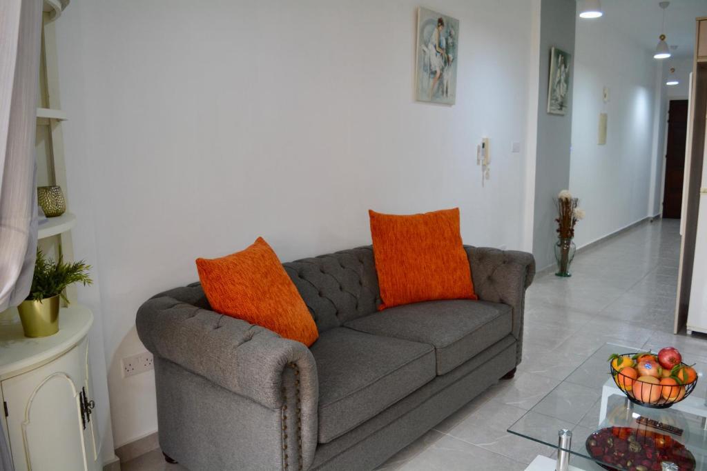 Пафос: Queens Gardens - Kato Paphos - next to Kings Ave Mall --- by Yiota