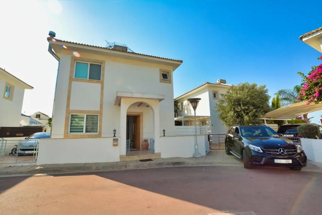 Протарас: SunnyVillas: 3BR Super Cozy Villa☆Private Pool☆BBQ - Villa Falcon