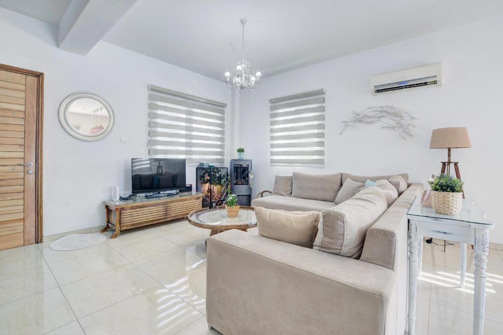 Протарас: SunnyVillas: 3BR Super Cozy Villa☆Private Pool☆BBQ - Villa Falcon