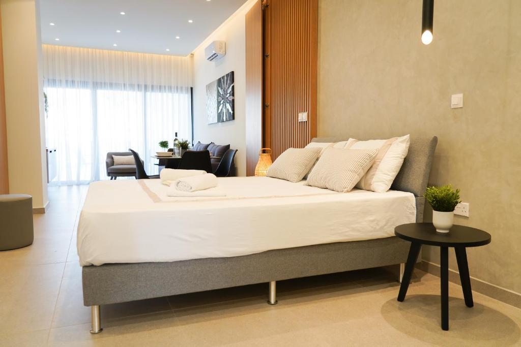 Протарас: Chrystal Blue Suites Studio Apartment SELENE
