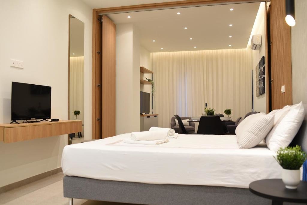 Протарас: Chrystal Blue Suites Studio Apartment SELENE