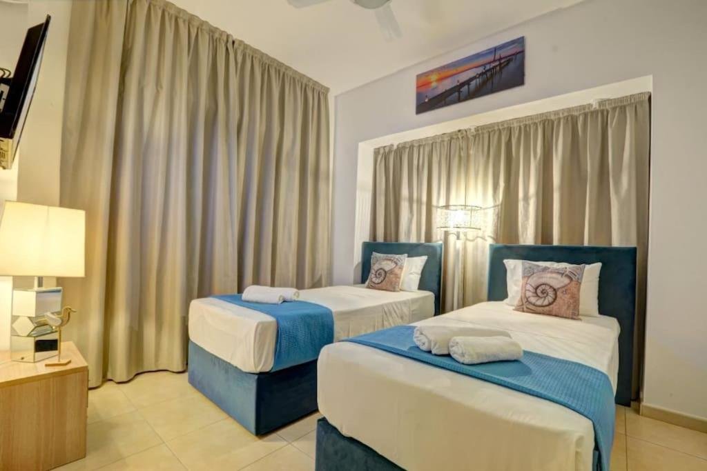 Протарас: SunnyVillas: 4BR Villa☆Private Pool + Jacuzzi - Villa Amelie