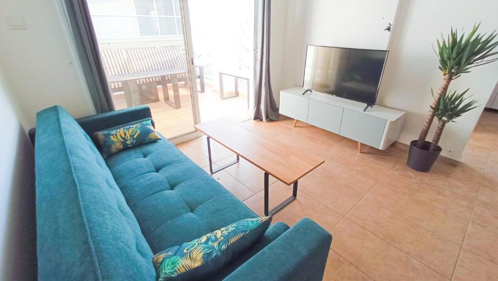 Ларнака: Luxury private rooms -SEA VIEW, NETFLIX, GYM- 5 Min from beach! - private room in shared apartment
