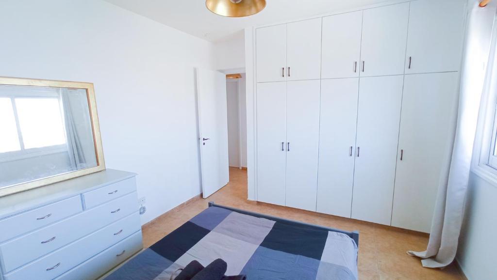 Ларнака: Luxury Maisonette Apartment -SEA VIEW, NETFLIX, GYM- 5 Min from Beach