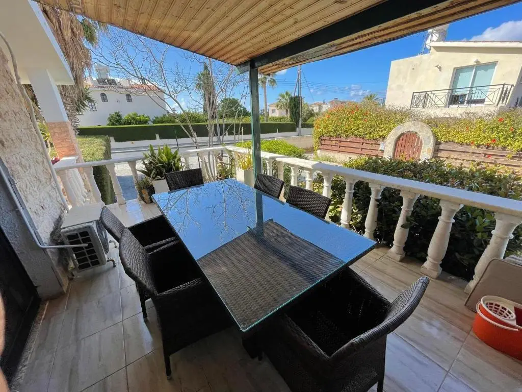 Пейя: Villa Ocean Stones 1Km From Main Coral Bay Beach