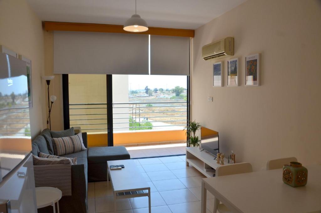 Ларнака: Mirabella Mackenzie 1 Bedroom Flat Sleeps 4