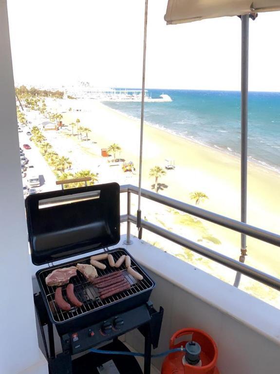 Ларнака: Larnaca Room, 50m to the Finikoudes beach
