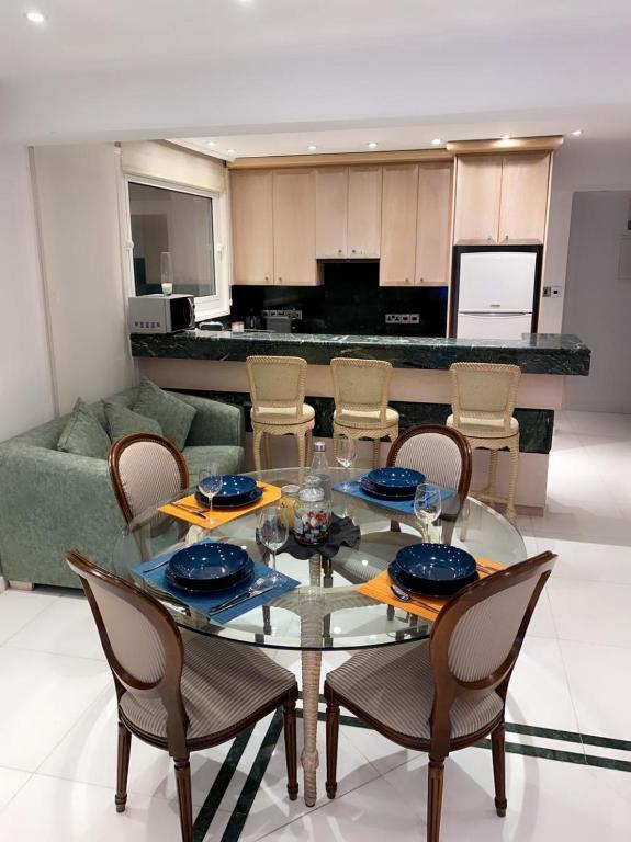 Ларнака: Larnaca Room, 50m to the Finikoudes beach