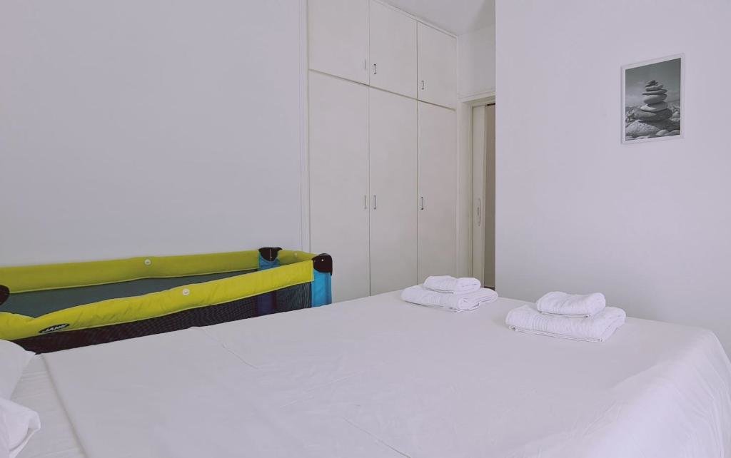 Паралимни: Stay Frederick 2 Br Penthouse
