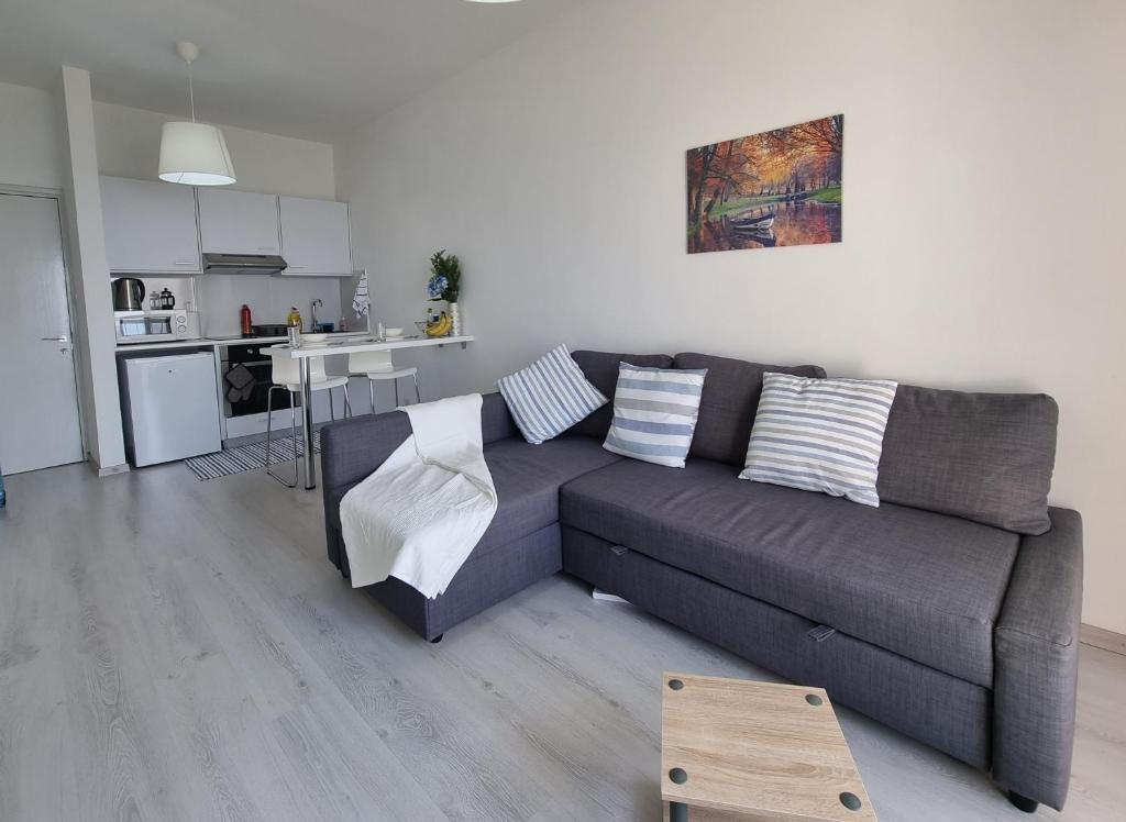 Лимассол: Super Modern Beachfront 1 bedroom - sleeps 4