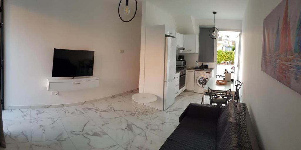 Друшиа: EROS Maisonette in Latchi area just 700 meters or one-minute drive from Polis Municipal Beach