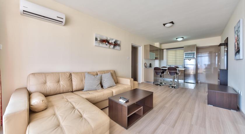 Агиос Тихонас: Amathusia Beach Complex Apartment no. 22