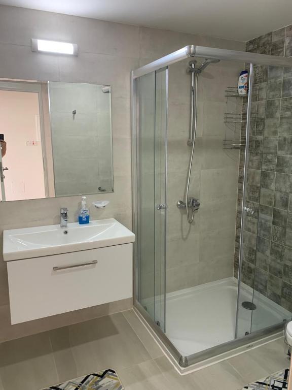Богаз: Stunning 2 plus 1 apartment for rent in ABELIA RESIDENCE at Bogaz with beautiful sea and mountains views