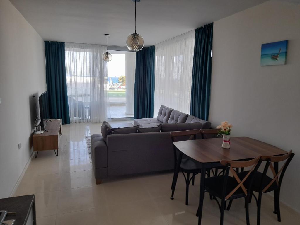 Богаз: Stunning 2 plus 1 apartment for rent in ABELIA RESIDENCE at Bogaz with beautiful sea and mountains views