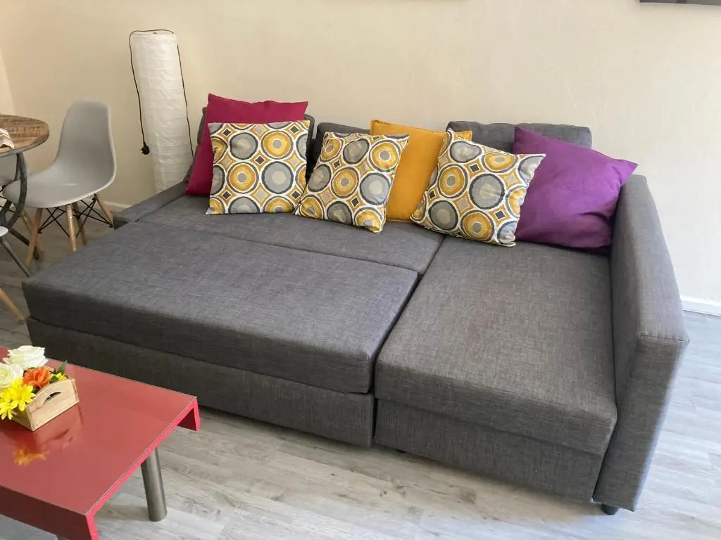 Лимассол: Newly Refurbished Big Central Studio, less than 100m to the sea