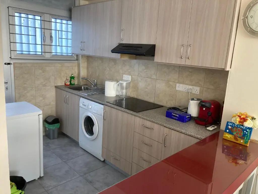 Лимассол: Newly Refurbished Big Central Studio, less than 100m to the sea