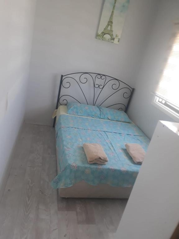 Кирения: Yerli deniz 5.kat asansorsüz