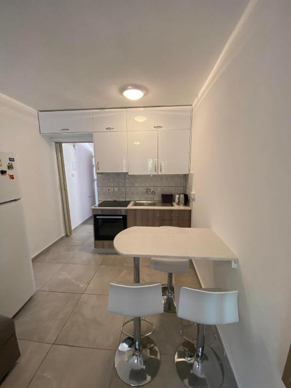 Паралимни: Ground Floor Studio (Fully Renovated)