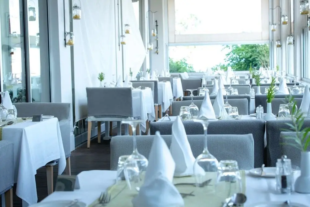 Какопетрия: Capo Bay Hotel
