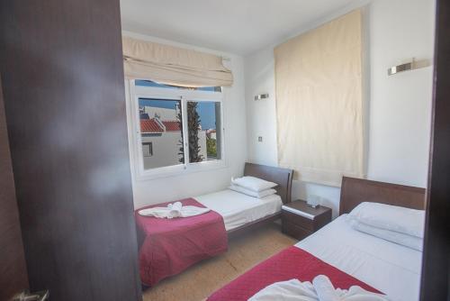 Протарас: Beautiful 5 Star Holiday Villa in a Prime Location in Protaras, Book Early To Secure Your Dates, Protaras Villa 1269