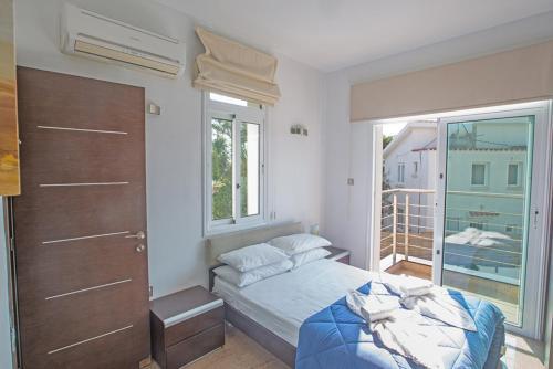 Протарас: Beautiful 5 Star Holiday Villa in a Prime Location in Protaras, Book Early To Secure Your Dates, Protaras Villa 1269