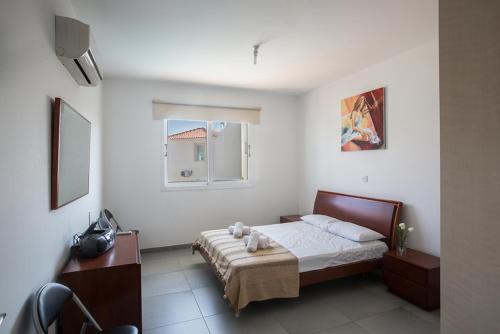 Enjoy a Holiday of a Lifetime Renting Your Own Holiday Apartment in Paralimni, Paralimni Apartment 1214 — фото 1