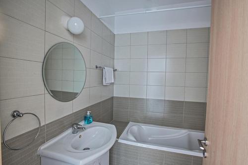 Протарас: Enjoy a Holiday of a Lifetime Renting Your Own Holiday Apartment in Paralimni, Paralimni Apartment 1214