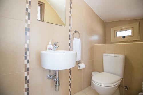Протарас: Imagine Your Family Renting a Luxury Holiday Villa Close To Protaras’ Main Attractions, Protaras Villa 1291