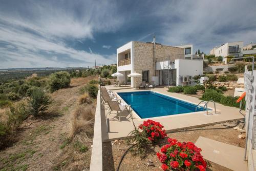The Complete Guide to Renting Your Exclusive Holiday Villa in with Private Pool and Close to the Beach Latchi Villa 1261 — фото 1