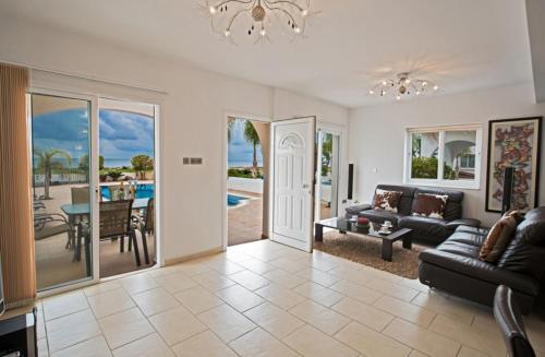 The Ultimate 5 Star Holiday Villa in Sotira with Private Pool And Close To the Beach, Sotira Villa 1299 — фото 1
