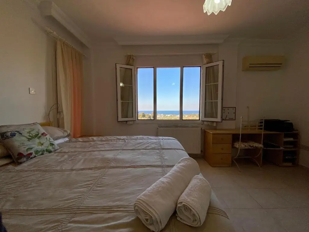 Лапта: 4 Bedroom Deluxe Villa with Mountain and Sea View