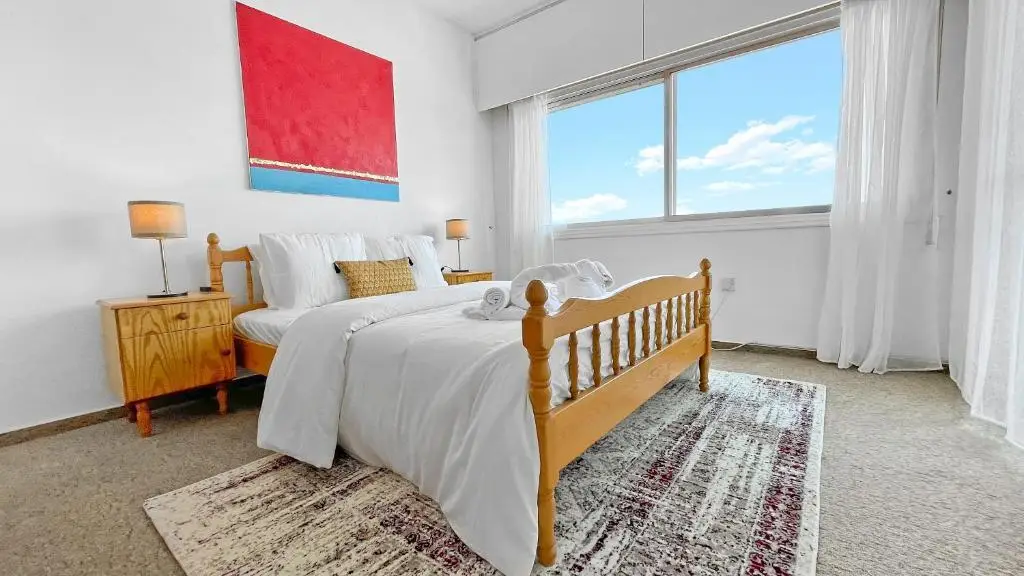 Ларнака: 2BR SEAFRONT Apt in city center close to the beach