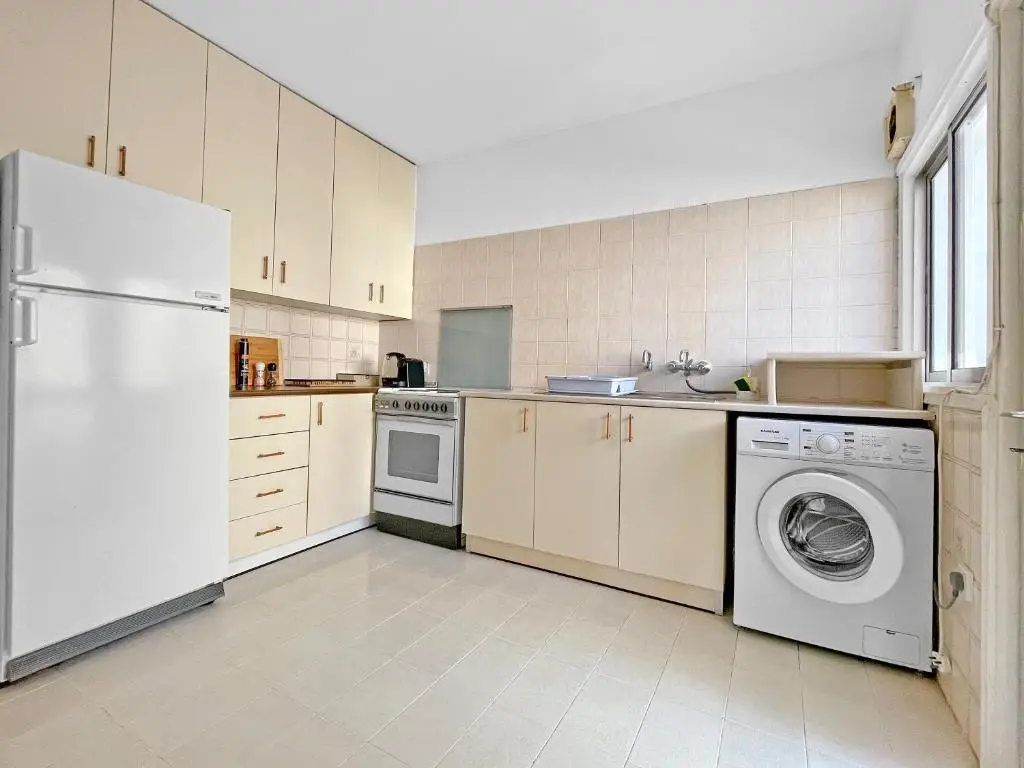 Ларнака: 2BR SEAFRONT Apt in city center close to the beach