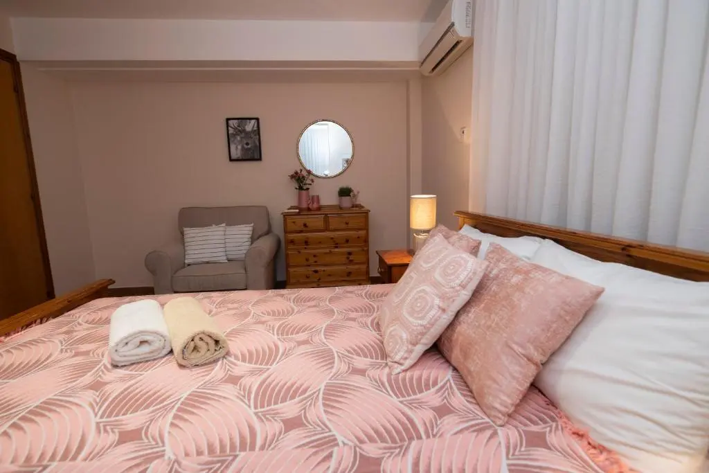 Тала: 5 bed Villa in Tala, Pool & Panoramic Sea view
