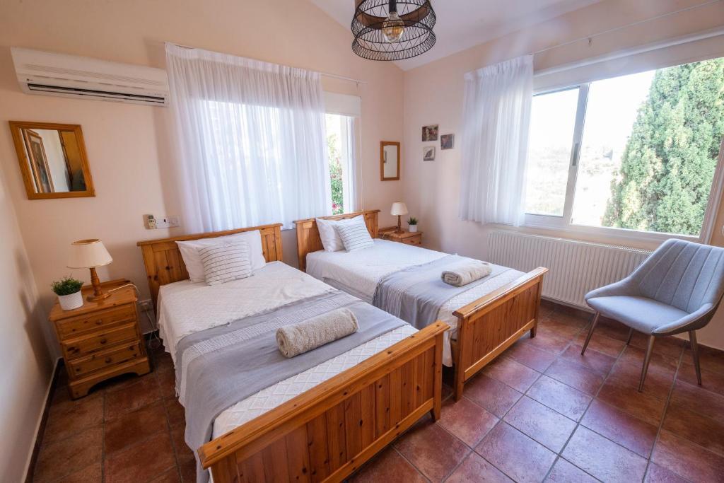 Тала: 5 bed Villa in Tala, Pool & Panoramic Sea view