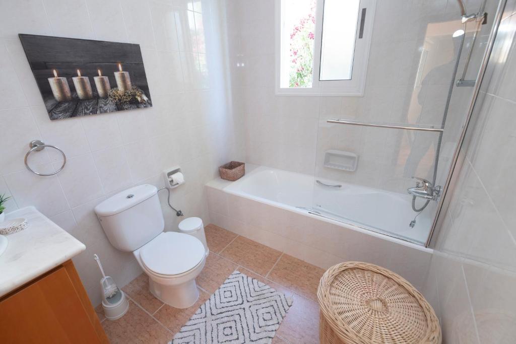 Тала: 5 bed Villa in Tala, Pool & Panoramic Sea view