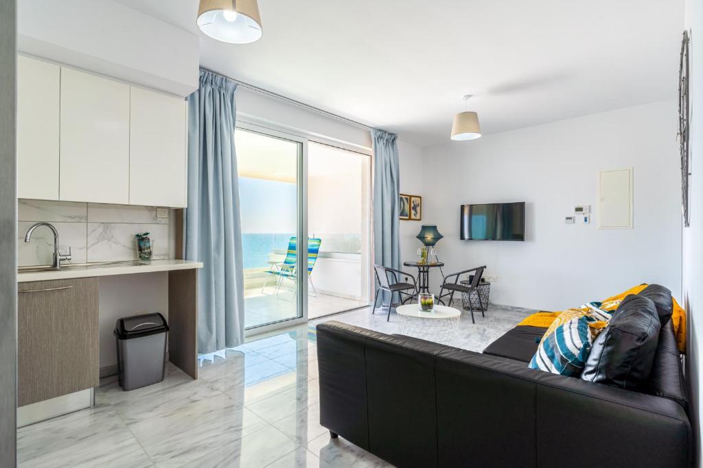 Ларнака: Oyster 1-BR Apt in Larnaca