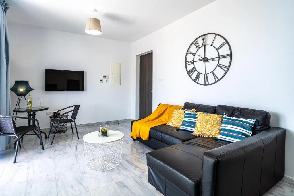 Ларнака: Oyster 1-BR Apt in Larnaca