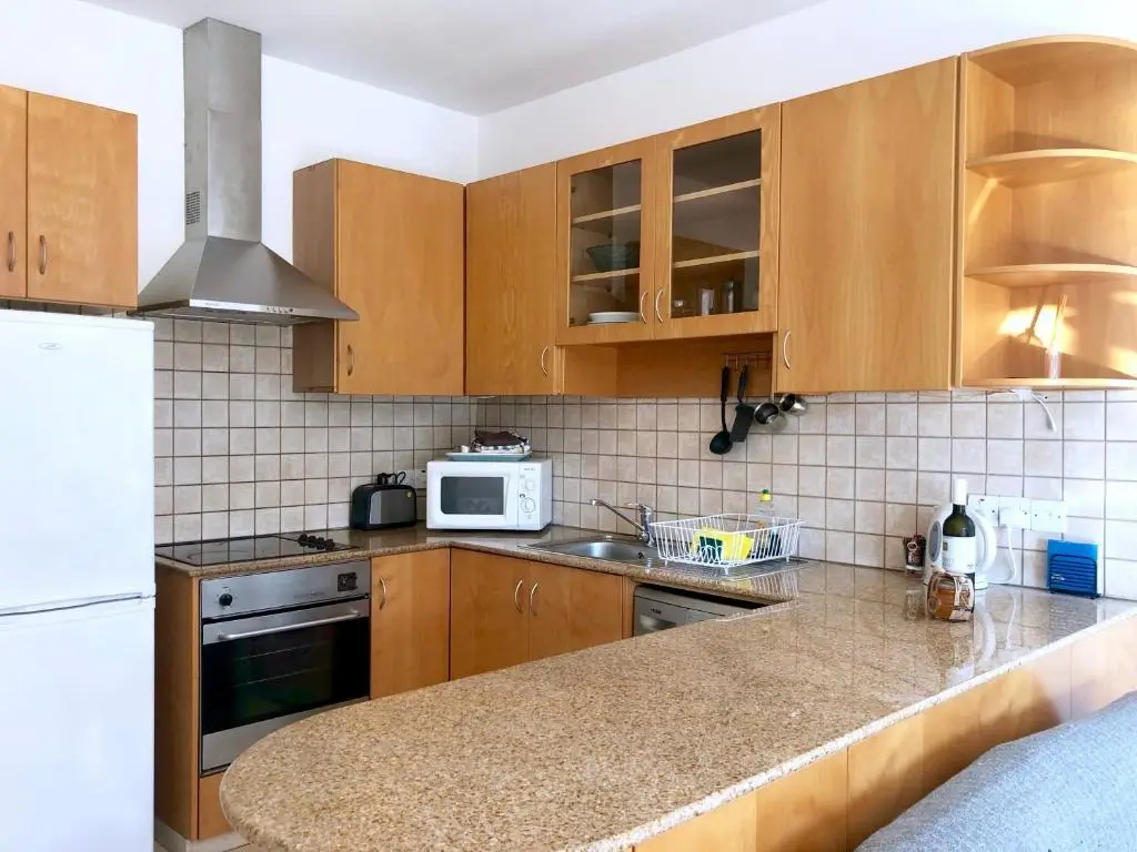 Лимассол: 1 bedroom flat, prime location near sea, sleeps 4