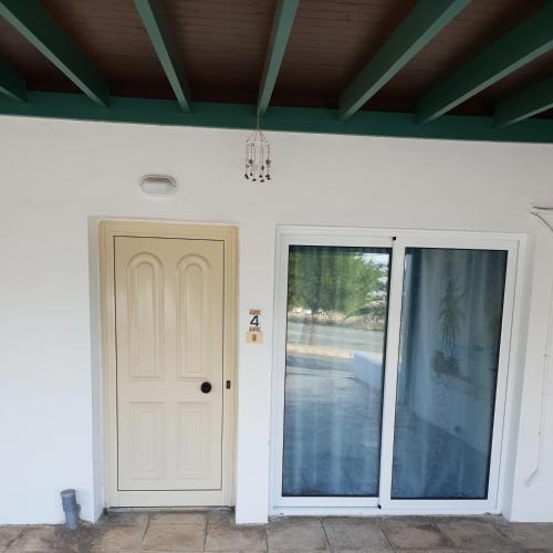 Хлорака: Ikaria village-ground floor apartment No 4
