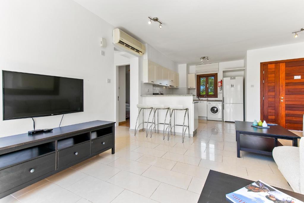 Куклия: 2 bedroom Apartment Anatoli with communal pool, Aphrodite Hills Resort