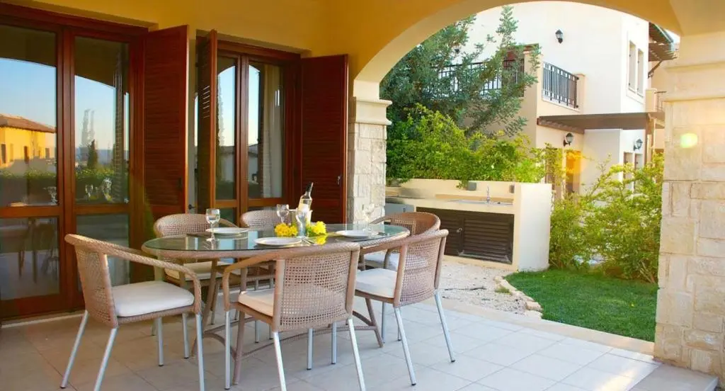 Куклия: 2 bedroom Apartment Pomos with garden and sea views, Aphrodite Hills Resort