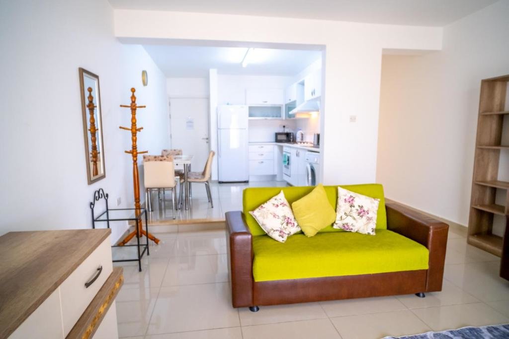 Алсанджак: Spacious Three-Bedroom Apartment with Sea View A3