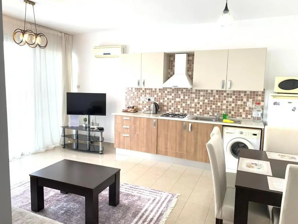 Кирения: Comfortable One-Bedroom Apartment near the Sea and Casino Merit Park Sel 2-6