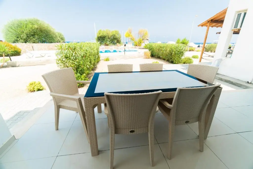 Алсанджак: Spacious Three-Bedroom Apartment with Sea View A4