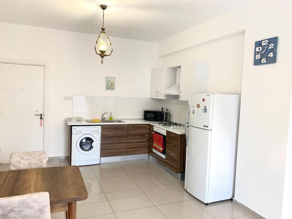 Алсанджак: Beautiful & Quiet Two-Bedroom Apartment with Private Garden Lukomorye C1