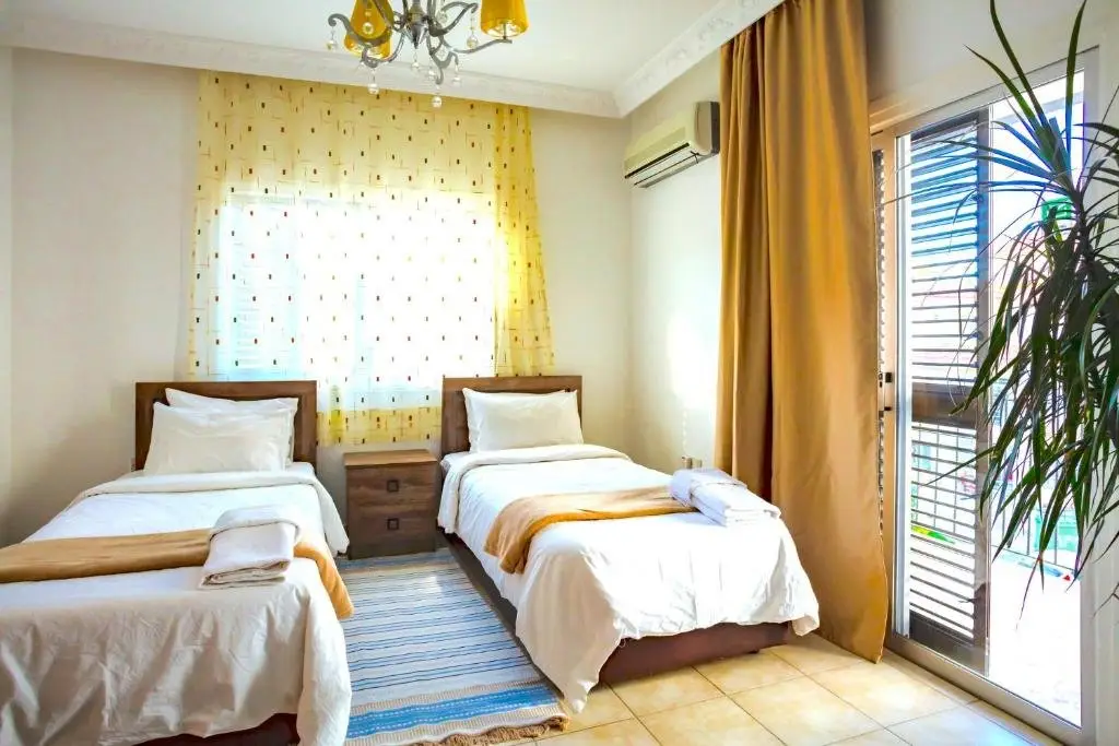 Кирения: ENTER hostel