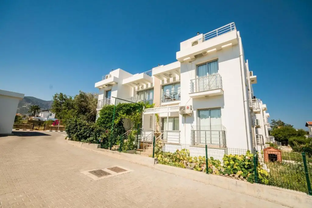 Amazing Two-Bedroom Apartment in Residence Lukomorye D1 with Private Garden — фото 1