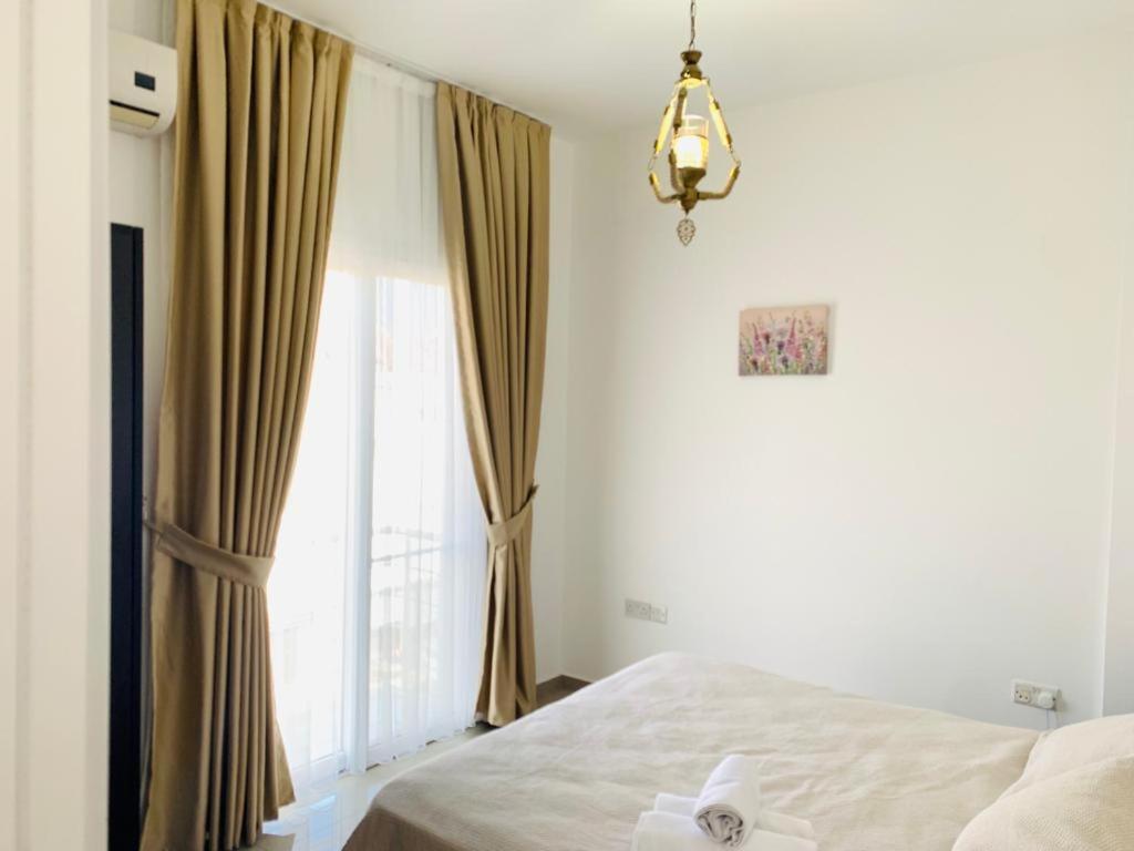 Алсанджак: Luxury Two-Bedroom Apartment in amazing place Lukomorye E5